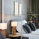 Coppery Terrace 아파트 *