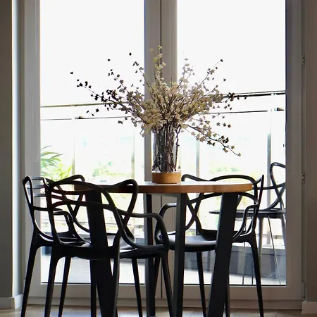 Coppery Terrace Apartment